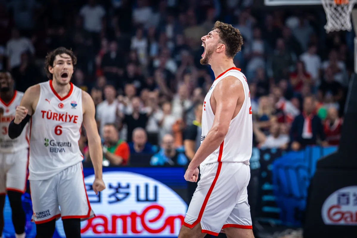 乐竞体育APP官网-力挫约基奇+三分进化!火箭23岁新王轰28+13+8:冲欧锦赛奖牌