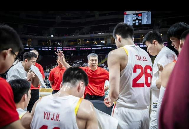 乐竞体育-随着一场7分险胜！中国男篮打败中国台北，赵睿12分，朱俊龙19分